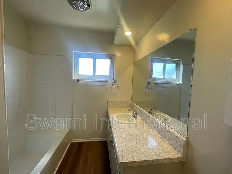 633 S Walnut St #7 — Photo 14