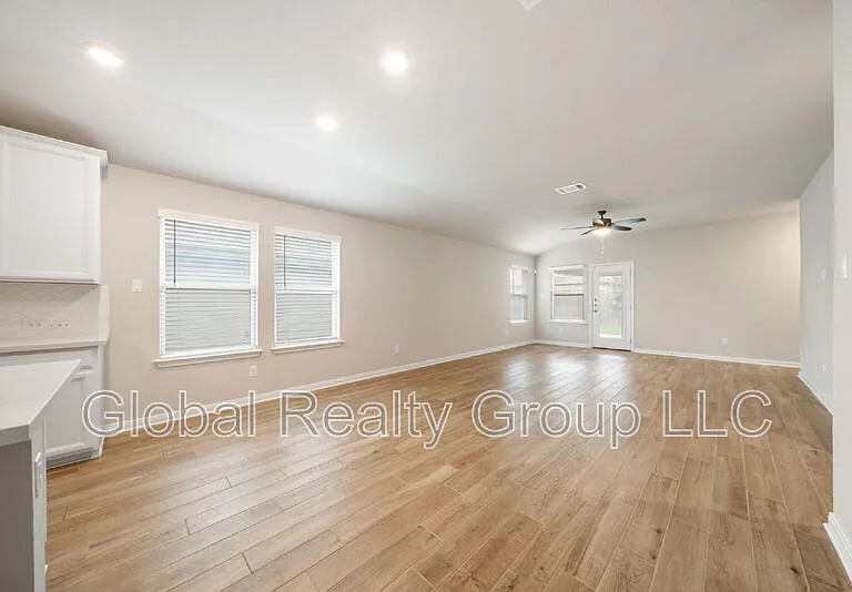 1220 Ella Xing — Photo 13