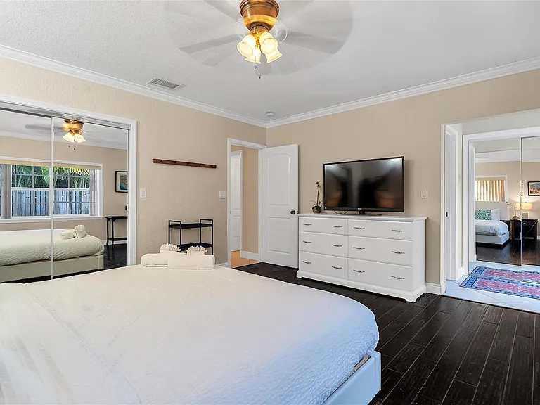 3221 Seaward Dr — Photo 32