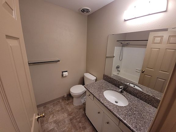 4th image of 1531 1547 Mill St SE #1533