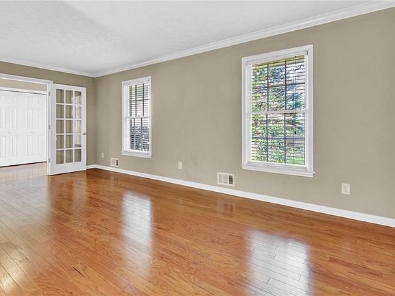 4th image of 4428 Cove Island Dr NE