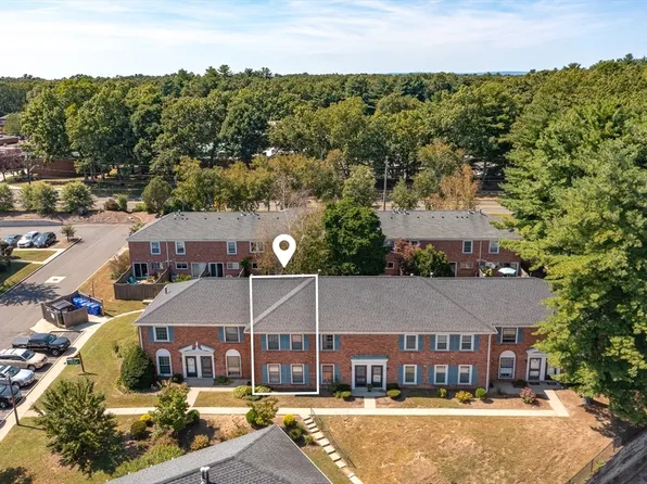 22 Yorktown Dr #22, Springfield, MA 01108
