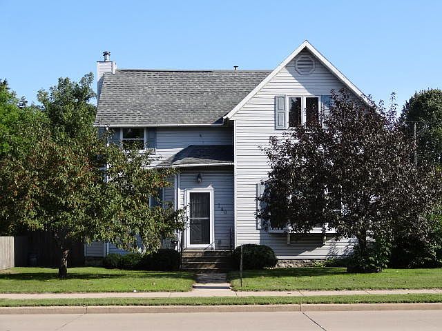 1st image of 740 Marinette Ave