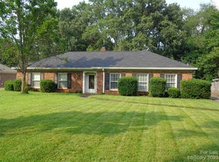 512 King Edward Rd, Charlotte, NC 28211