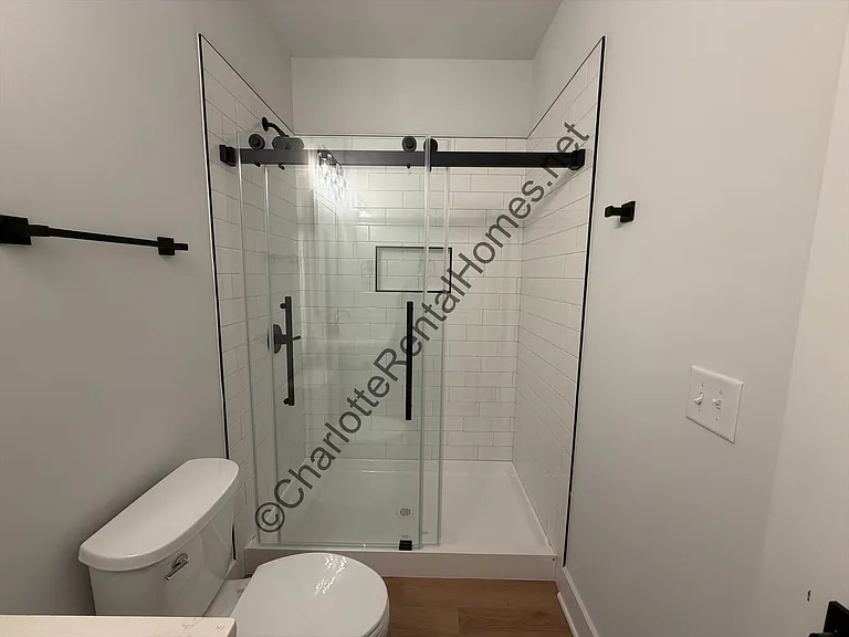 2144 Hartford Dr — Photo 12