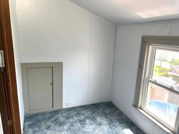 317 W 7th St, Beardstown, IL 62618