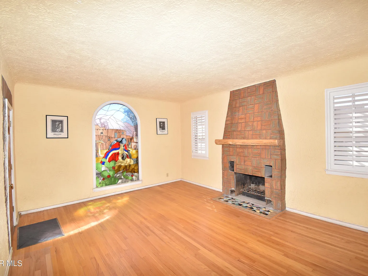 3 bed, 2.0 bath, 1939 sqft, $2,000 — Photo 3