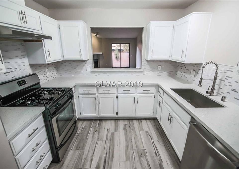 1st image of 216 Caracas Dr