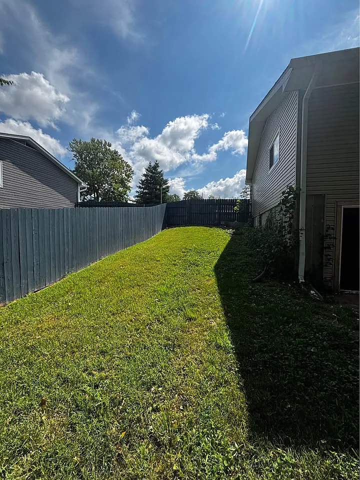4 bed, 1456 sqft, $1,700 — Photo 2