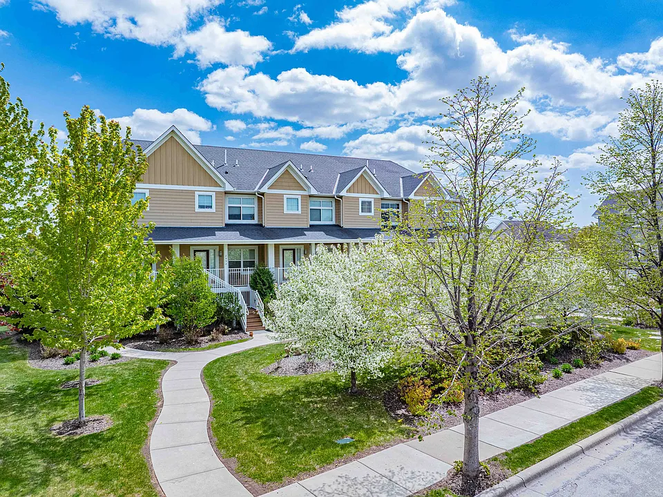 2952 Clover Ridge Dr
