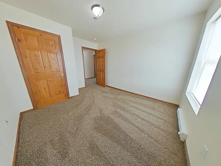 Eagle Point Apartments — Photo 21