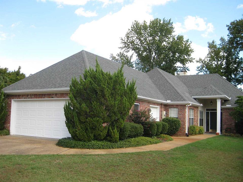 1st image of 817 W Deerfield Dr