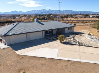 9727 Cedar St, Oak Hills, CA 92344