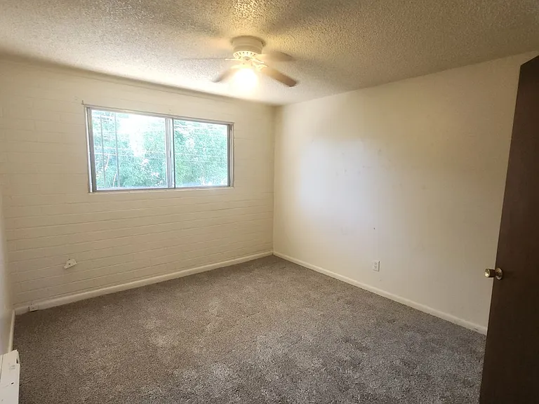 Hackwell Apartments — Photo 11
