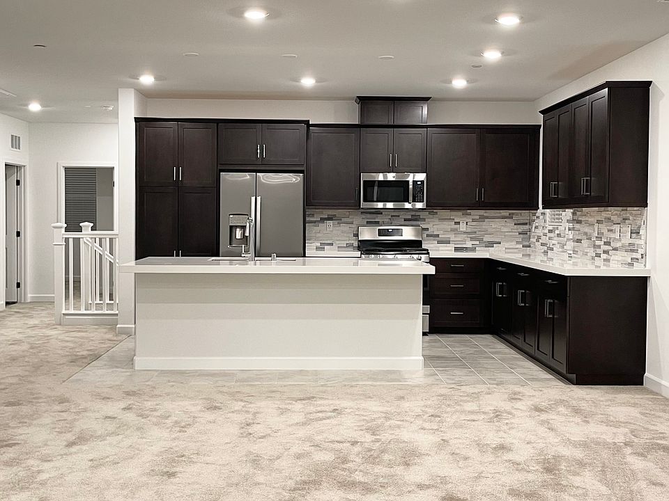 Beautiful, modern, contemporary Kitchen