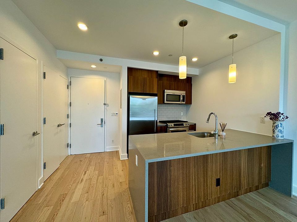1st image of 5-27 51st Ave Penthouse B