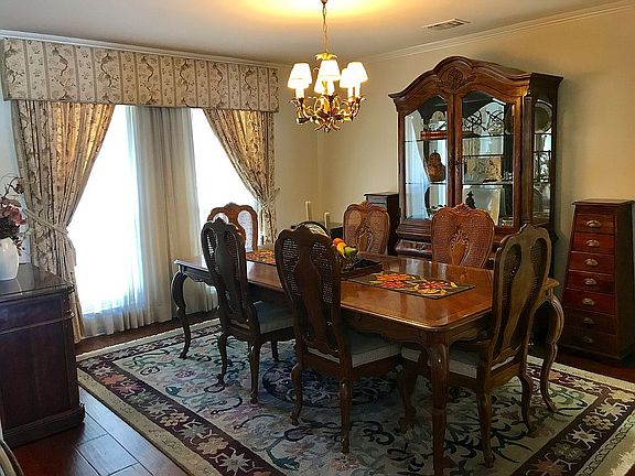 5th image of 1609 Lakeshore Dr