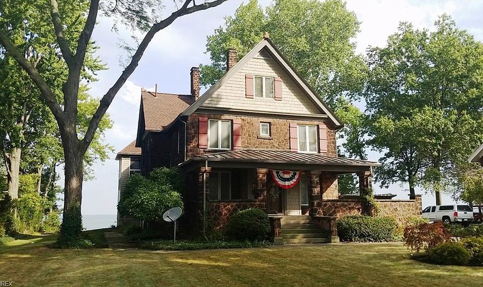 1st image of 2851 E Erie Ave