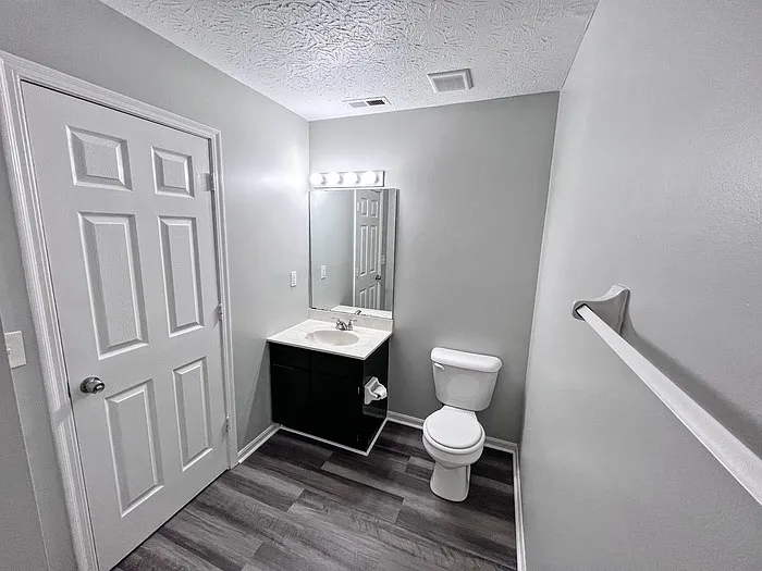 2612 Crisnic Ct #2612 — Photo 8