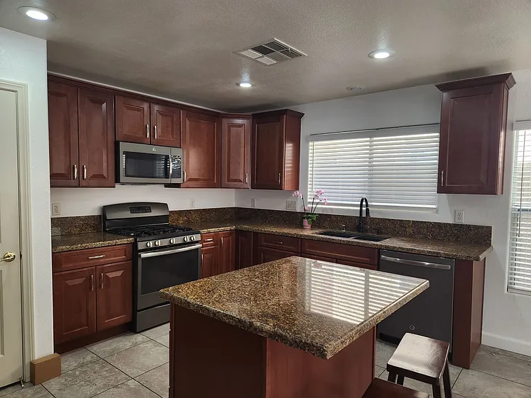 10256 Franford Ct — Photo 13