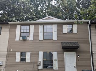 6 Hampshire Rd, Sicklerville, NJ 08081