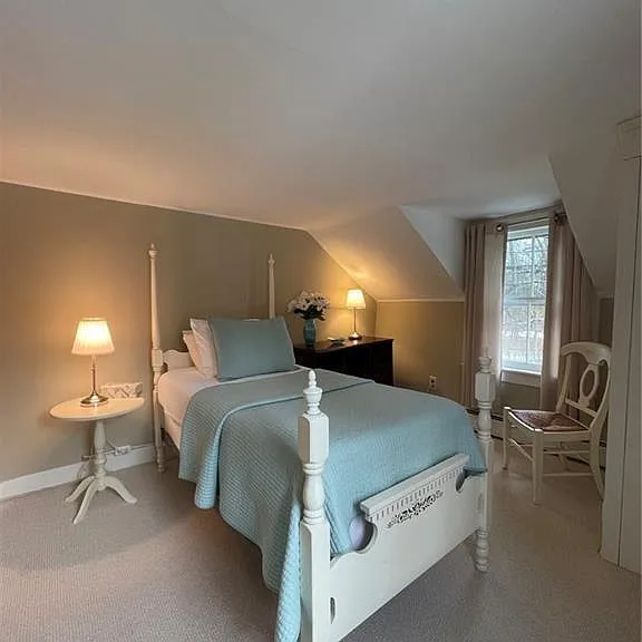21 Wells Hill Rd — Photo 6