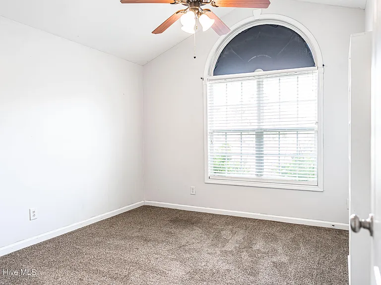 112 Holly Oak Cir — Photo 21