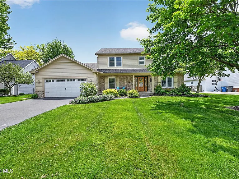 1212 Valley Bluff Rd — Photo 2