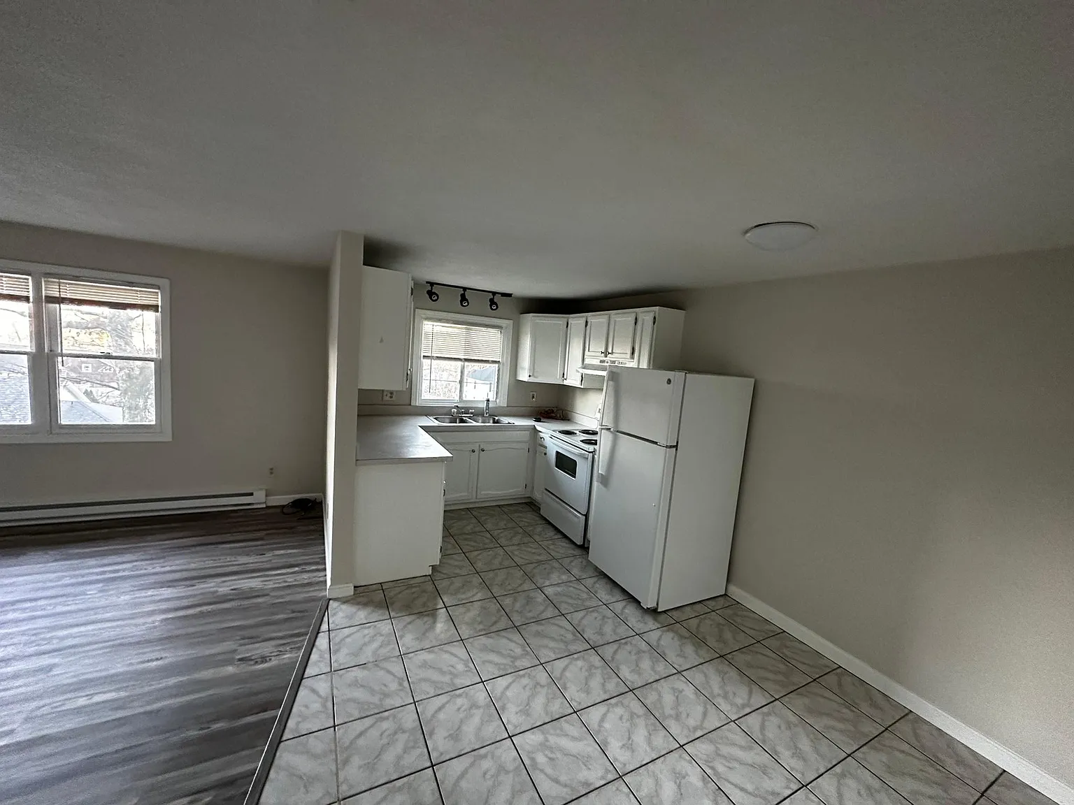 18 Prospect St — Photo 2