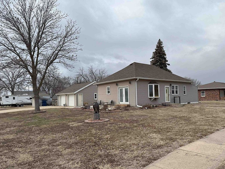 1st image of 313 N 1st St