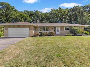2245 Woodland Ct, Freeport, IL 61032