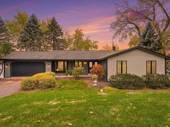 9051 Jane Rd N, Lake Elmo, MN 55042