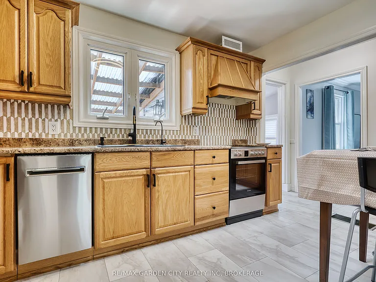 84 Lincoln Ave — Photo 10