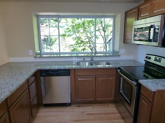 4th image of 2280 Eisenhower Ave SE