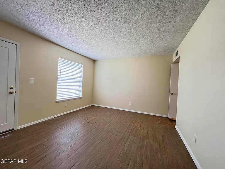 11016 Pebble Hills Blvd — Photo 2