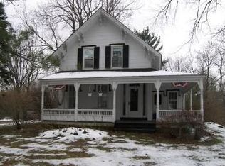 35900 Bainbridge Rd, Solon, OH 44139