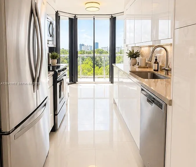 3640 Yacht Club Dr #502 — Photo 4