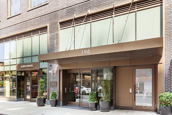 Rented by (Legacy) Elegran | media 21