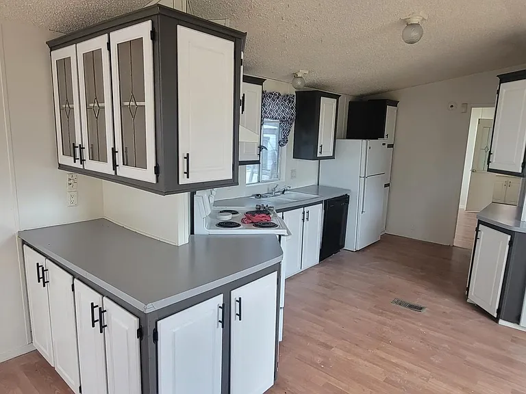 170 N Patagonia Ave #L — Photo 2