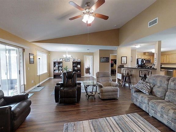 5th image of 2211 Blue Lake Dr