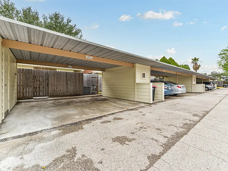 14111 Misty Meadow Ln — Photo 37