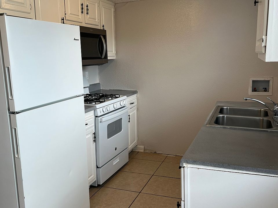 1st image of 327 Sunrise Ave #9