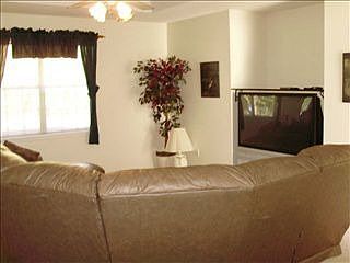 2nd image of 910 Pine Cone Cir