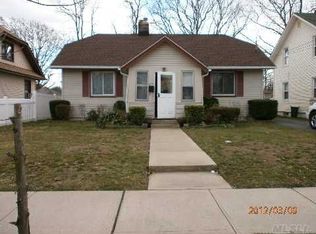 98 E Seaman Ave, Freeport, NY 11520