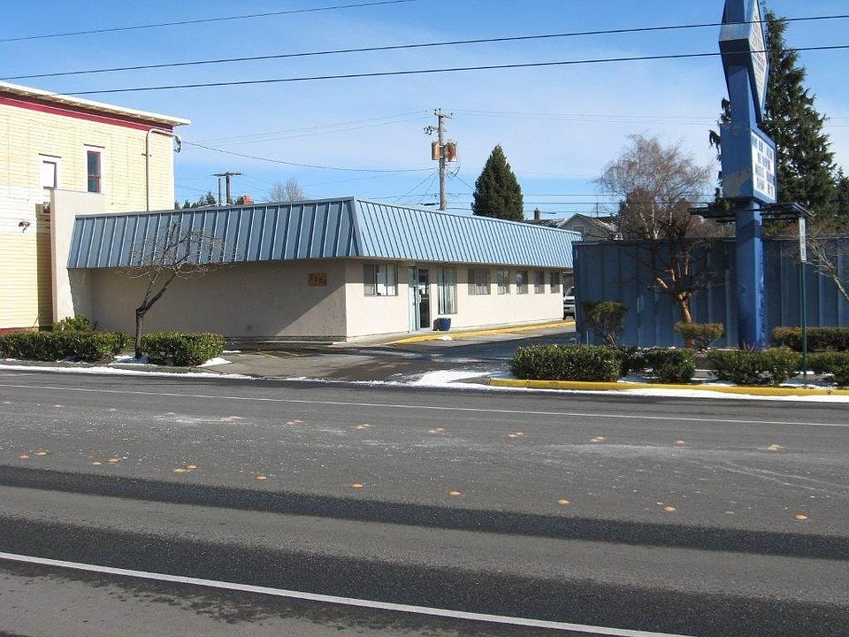 2nd image of 2220 Cornwall Ave