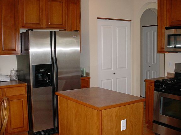 3rd image of 1553 NW Vermont Ct