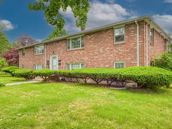 1A Hemlock Dr Unit 2, Bridgewater, MA 02324