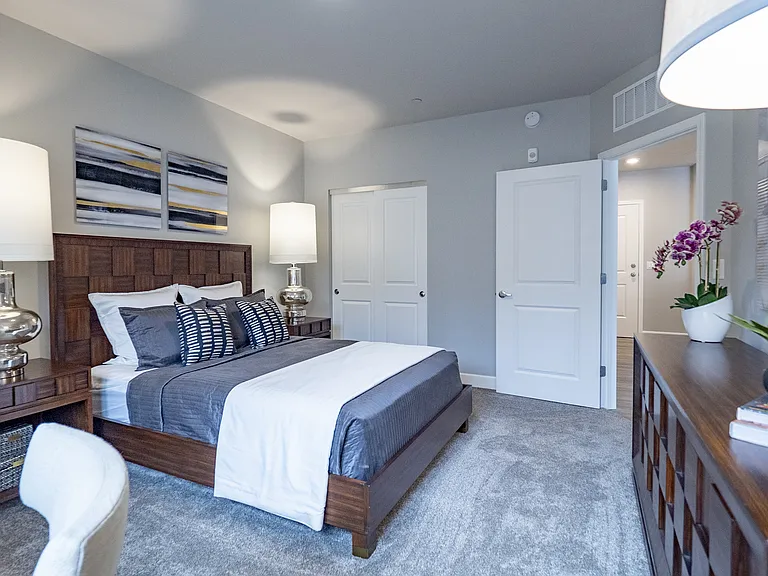 Gatsby Apartments — Photo 15