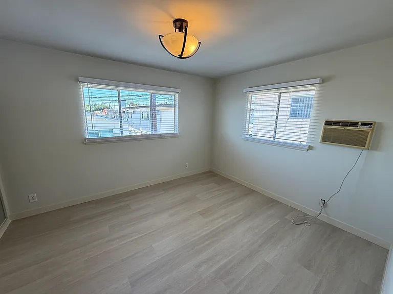 Bedroom with AC