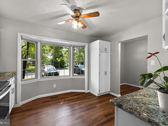 4th image of 20025 Spur Hill Dr